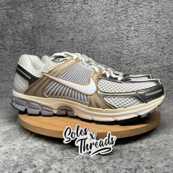 Nike Zoom Vomero 5 Platinum Metallic Gold White Size 11.5 Men Sneakers - Picture 3 of 9